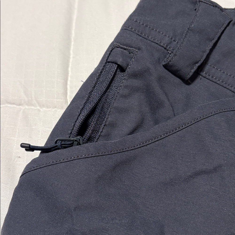 Duluth Trading Company Dry on the Fly shorts 7” inseam - Picture 3 of 4